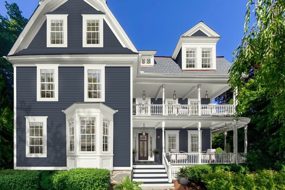 10 Stunning Blue House Color Combinations You Won T Believe   105574 Hale Navy Front A 1 928x620 