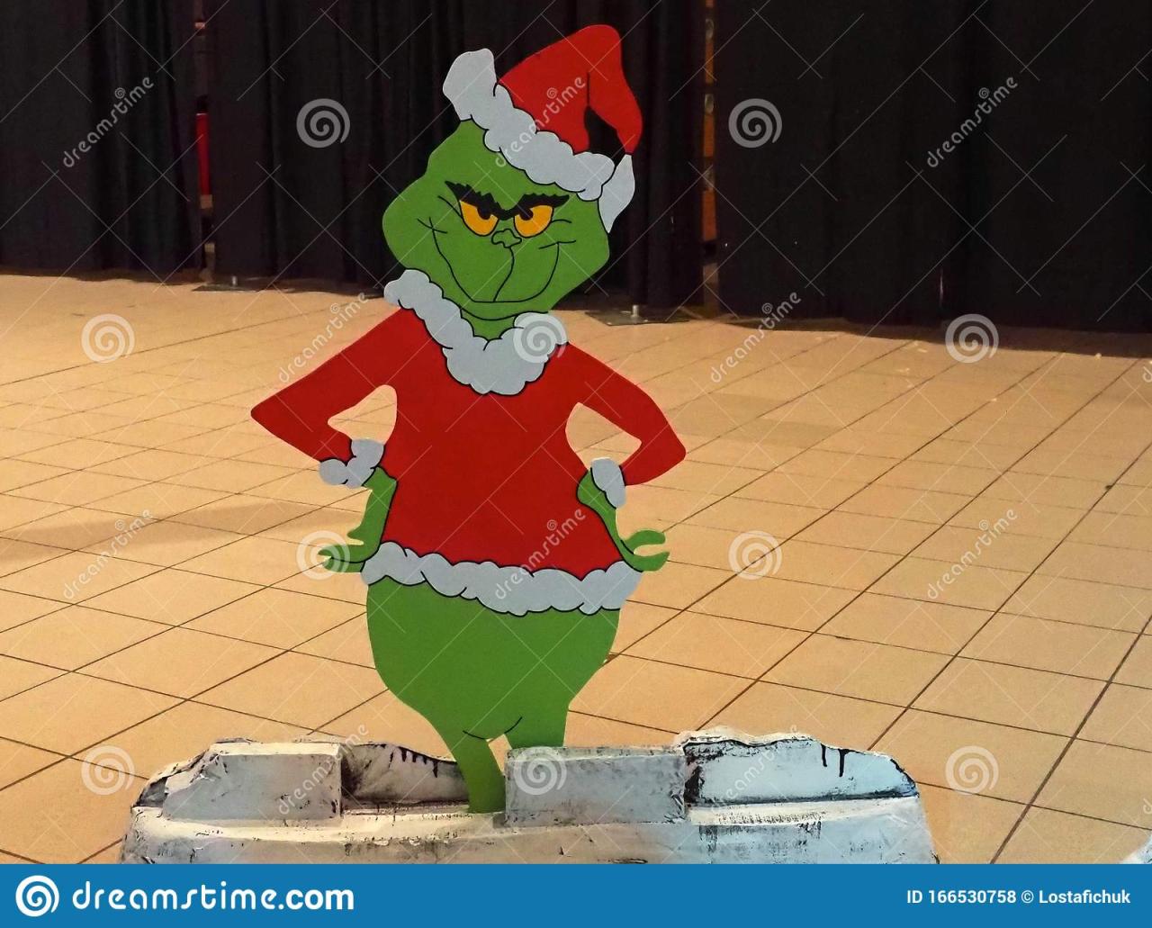 The Christmas Grinch Standing On Floor Editorial Stock Photo - Image Of  Colours, Decorative: 166530758